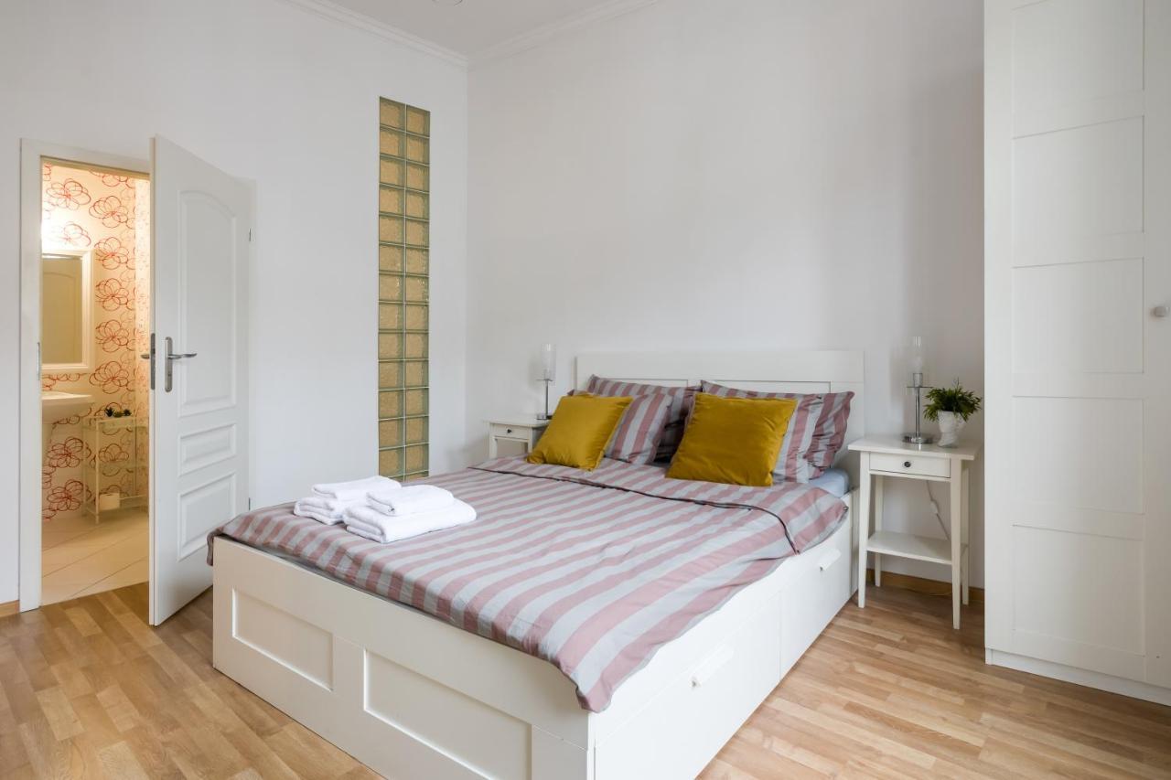 Discover Krakow Apartments - 3 Rakowicka St - Classic Apartments Near Main Station - Netflix المظهر الخارجي الصورة