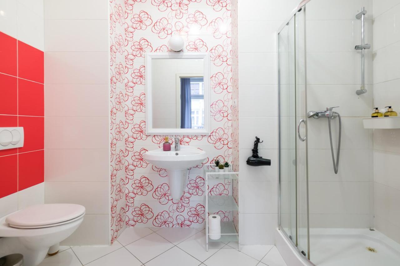 Discover Krakow Apartments - 3 Rakowicka St - Classic Apartments Near Main Station - Netflix المظهر الخارجي الصورة
